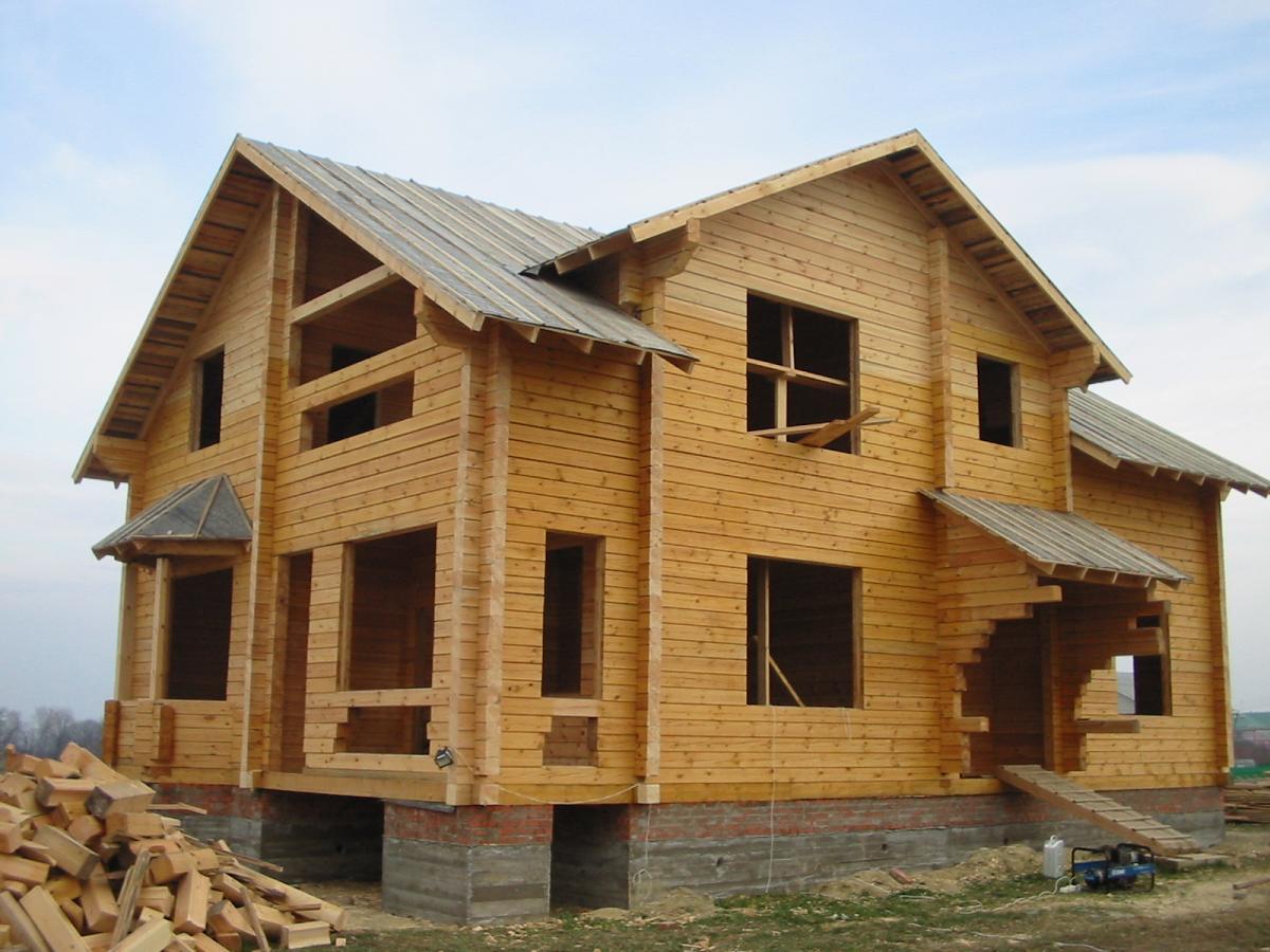 Какие этапы строительства дома из бруса можно выделить