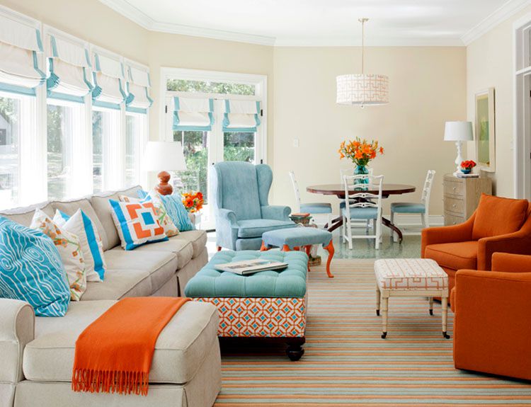 бирюзовый цвет в интерьере с оранжевым гостиная