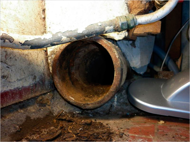 Демонтаж канализационных труб