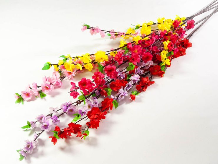 искусственные цветы из пластика